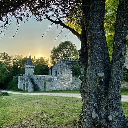 Domaine De Migny Villa Saint-Cyran-du-Jambot Exterior photo